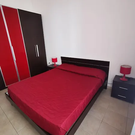 Via Vittorio Veneto 6 * 카스텔사르도