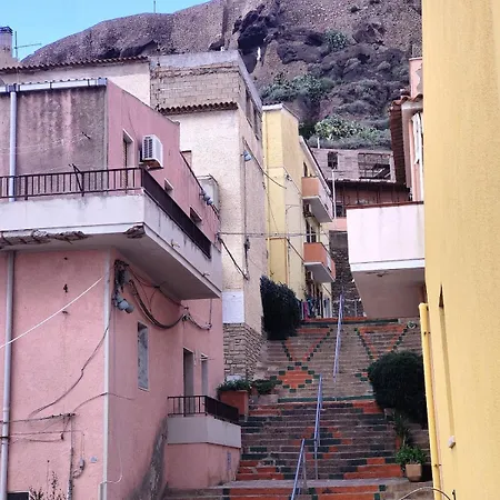 Via Vittorio Veneto 6